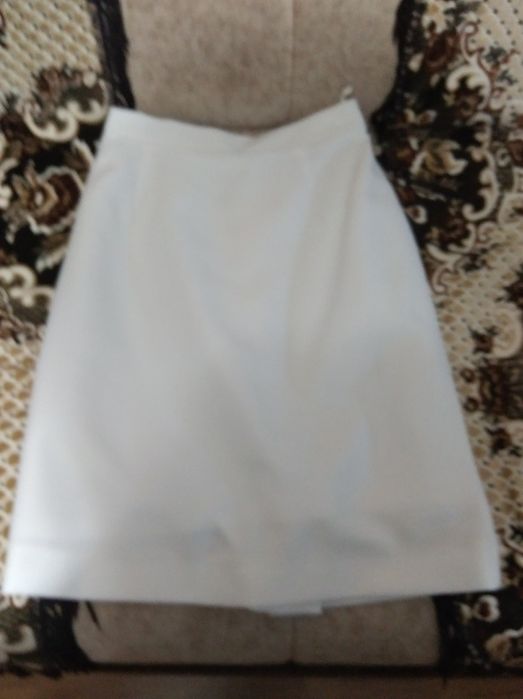 Костюм женский двойка белого цвета, размер 44