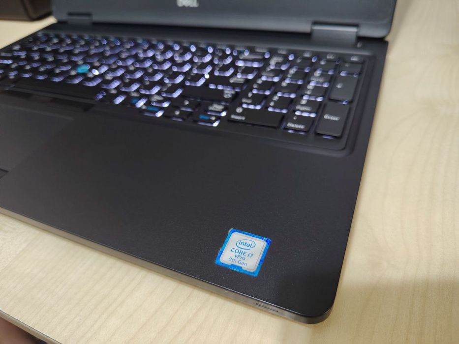 DELL Precision3530 15,6"IPS FHD/i7-8850H/16GB/1TB NVMe/Quadro P600 4GB