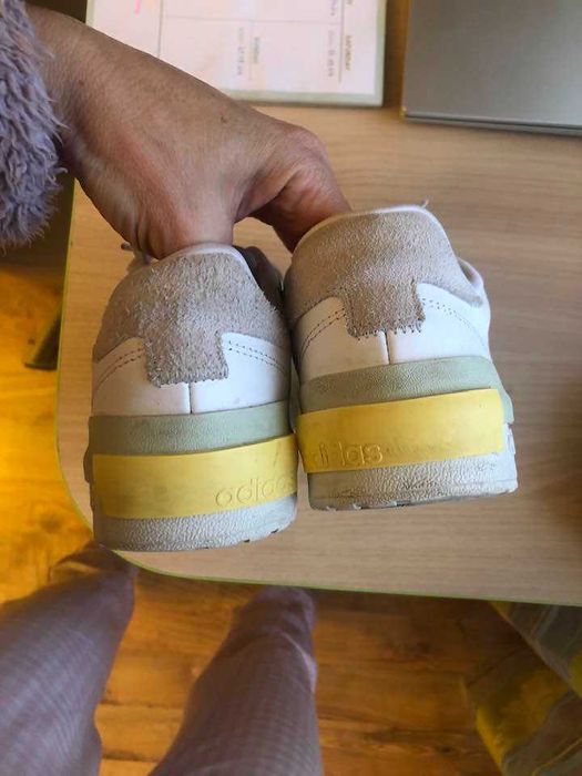 бели кожени Adidas