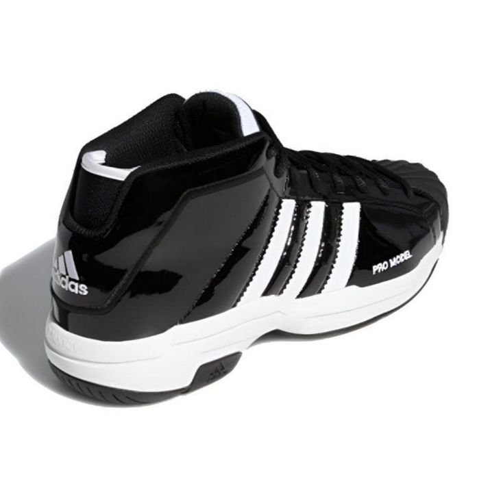 Продам Adidas кроссовка