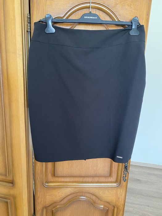 Set de 2 fuste conice si bluza eleganta cu dimensiuni afisate