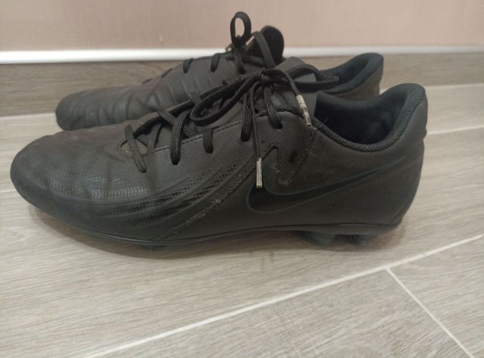 Бутонки за футбол Nike