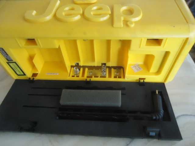 JEEP водоустойчиво радио, CD, касетофон.