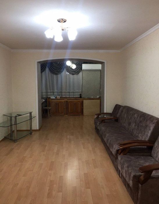 3/2/5 Ялангач Эко базар Чимган Кирпич 70м2