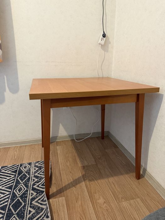 Стол, с 4 стульями