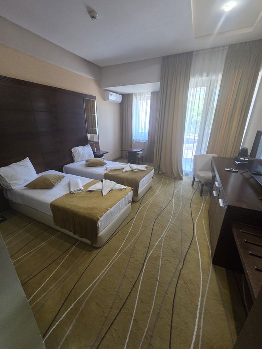 De vânzare obiecte sanitare și mochetă hotel