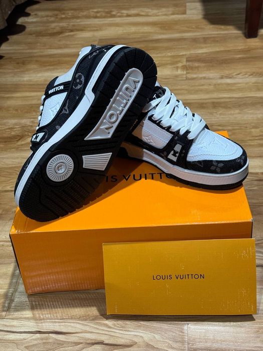 Продаю кроссовки Louis Vuitton