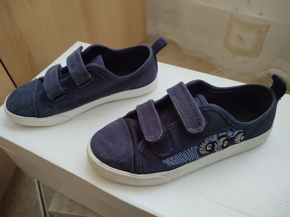 Teniși H&M mărimea 30