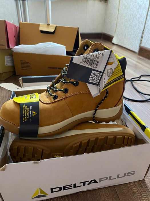 Продам спец обувь срочно!