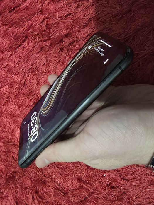 -Iphone 11, Black, 128Gb, 4Ram, Bat 100%, stare foarte buna-semne usoa