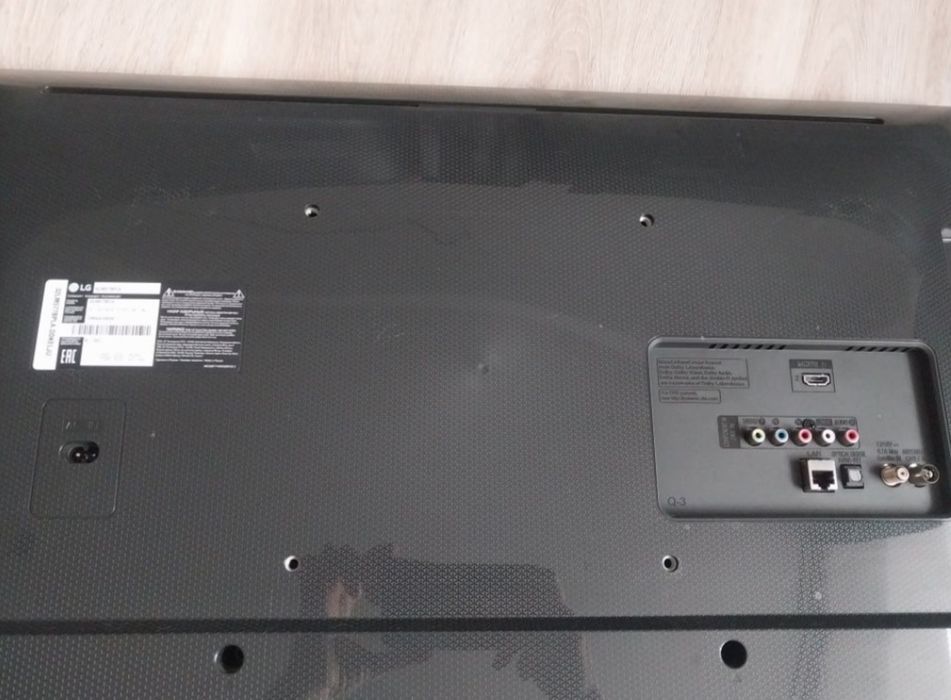 Оригинальный смарт телевизор LG 81см.