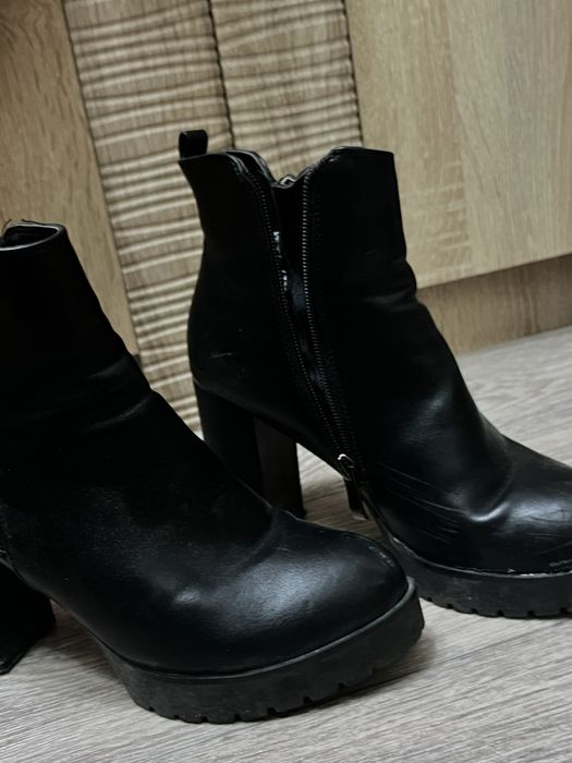 Полсапожки с каблуком