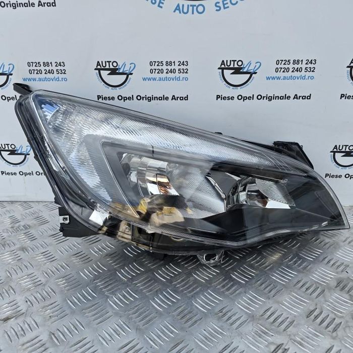 Far dreapta fundal negru halogen Opel Astra J