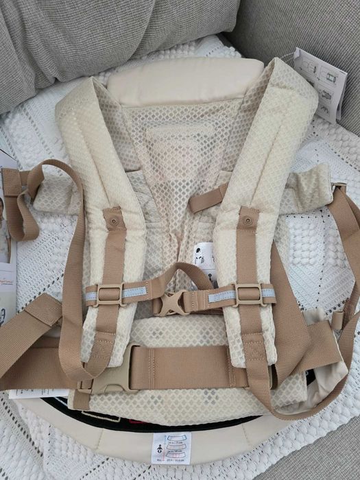 Marsupiu Ergonomic Ergobaby Omni Breeze, Bej