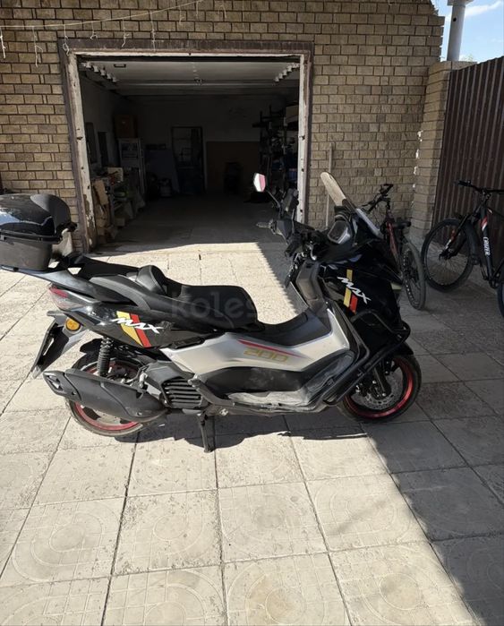 Продам Скутер NMAX 180 (49.9)