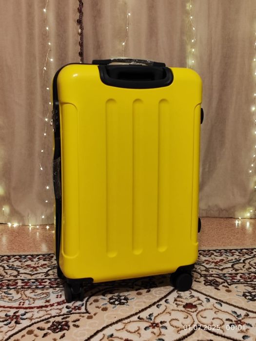 Продам чемодан новый.