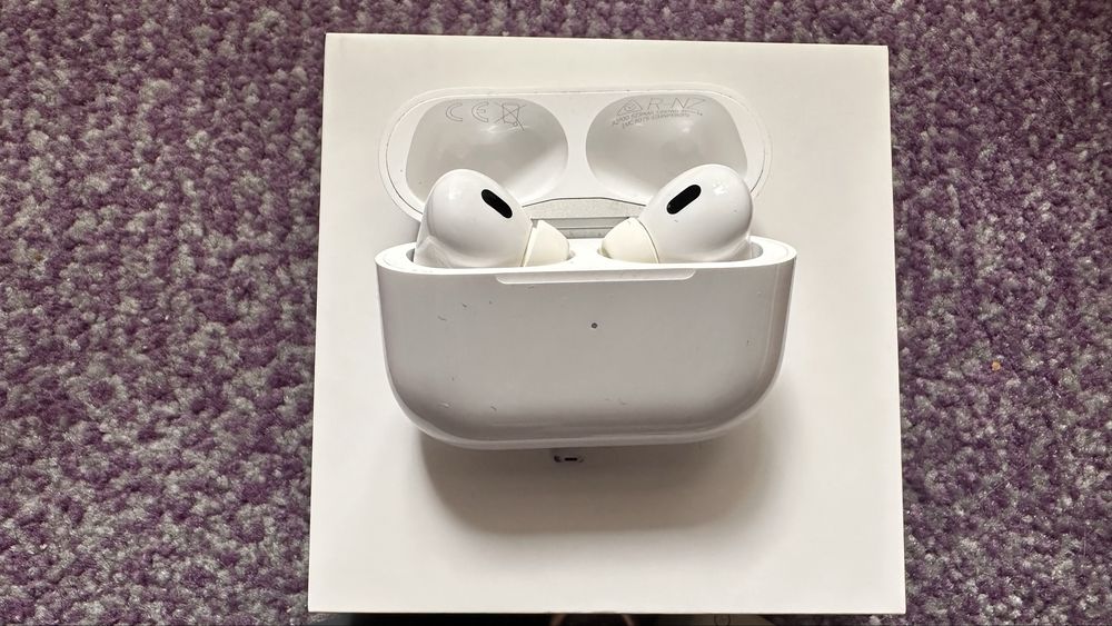 Apple AirPods Pro 2 + Huse