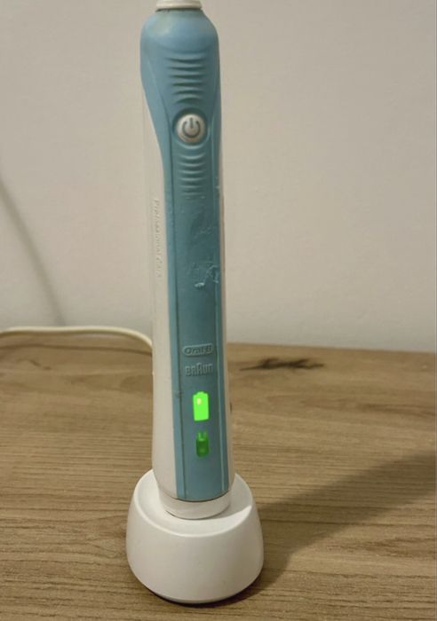 Periuta electrica Oral-B