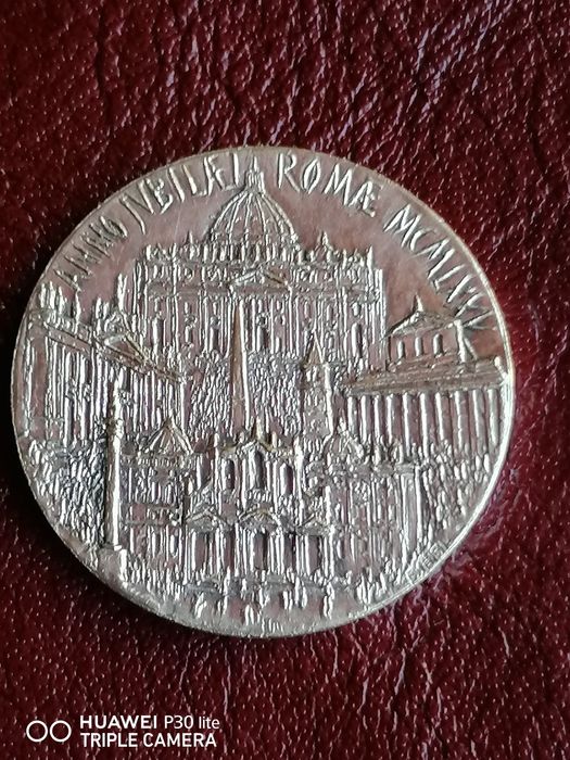 Красив плакет от Ватикана!