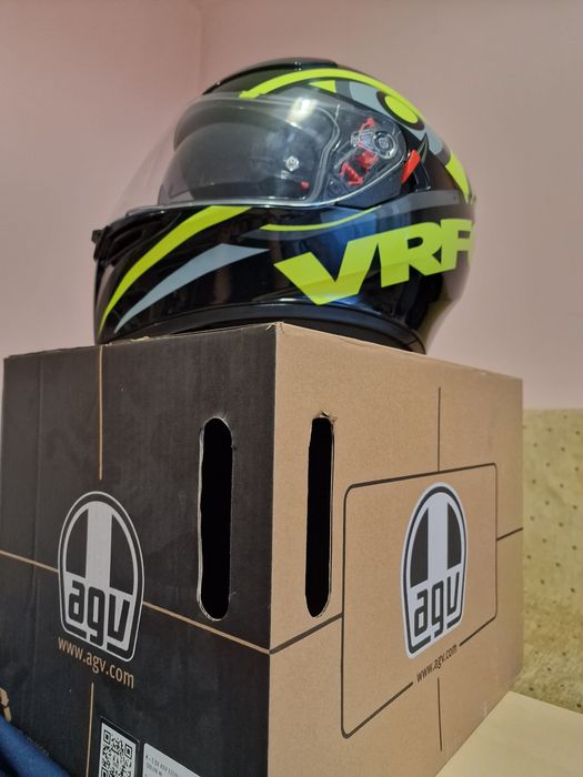 Каска за пистов мотор AGV Valentino Rossi