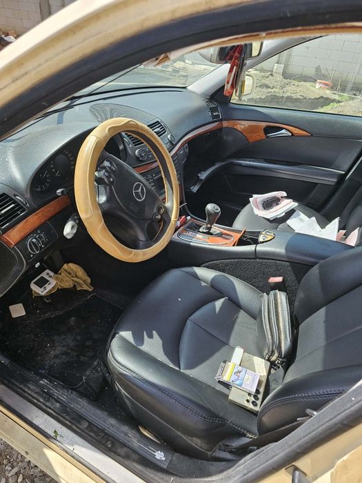Dezmembrez Mercedes Eclass W211