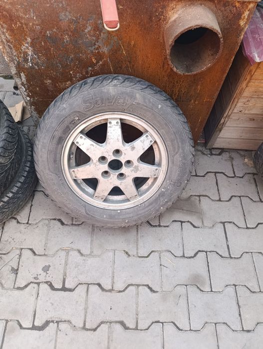 Продам диски 5 шт 4 одинаковые 1 диск запаска