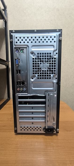 Компьютер системный блок.