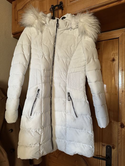 Дамско дълго бяло яке