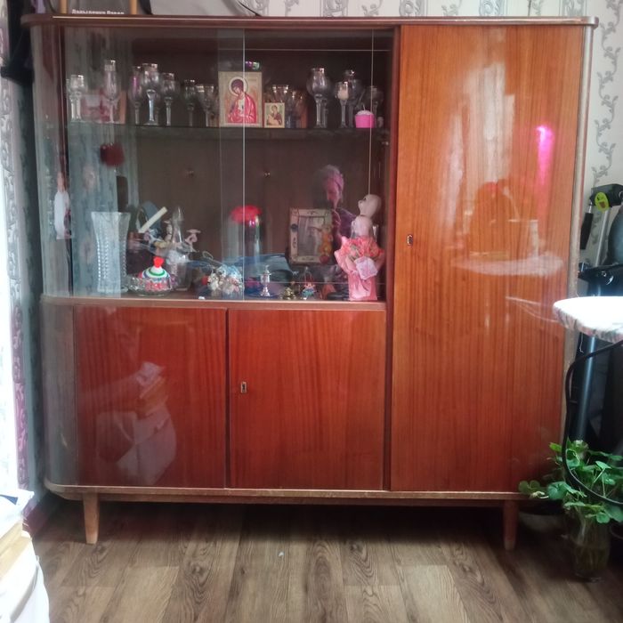 Сервант отличного качества