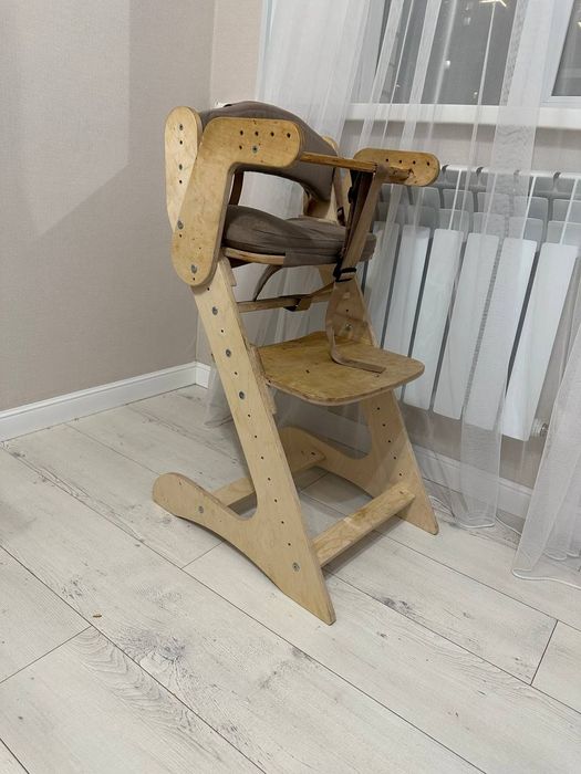 Продам стул растущий с ограничителем