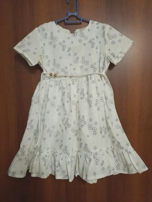 Продам красивые платья для девочки