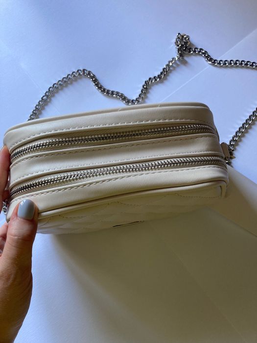 Чанта Bershka, кремава