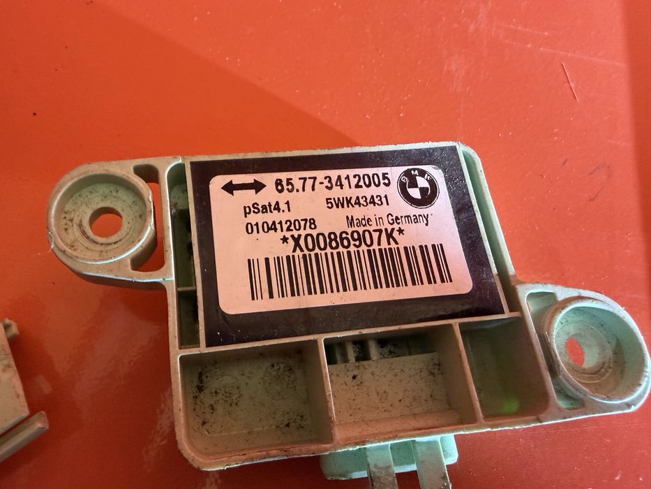 Airbag Crash Sensor за BMW E83, E87, E90, E60, E70
