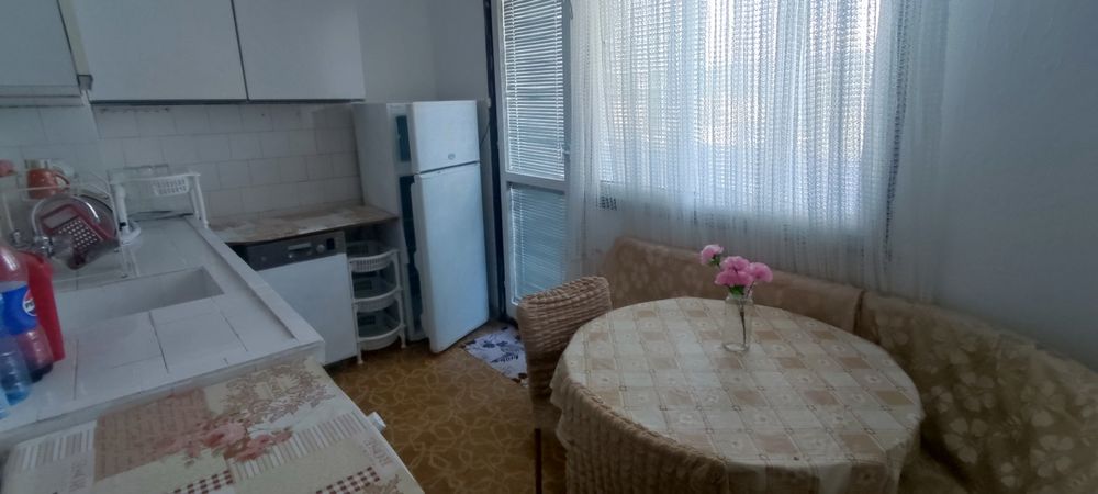 Отдава двустаен апартамент под наем в Казанлък