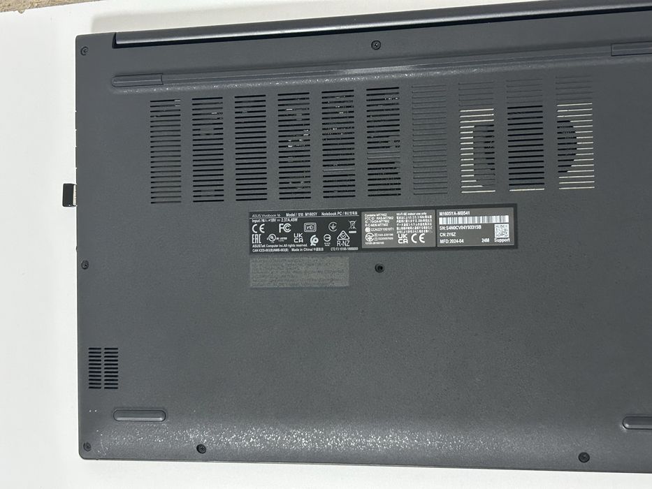 Asus Vivobook 16