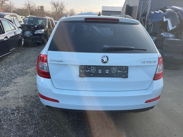 Dezmembrez Skoda Octavia 3 Combi 2016 1.6 CXX euro 6 Xenon