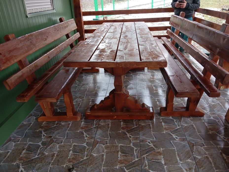 Masă lemn masiv pentru terasă grădină