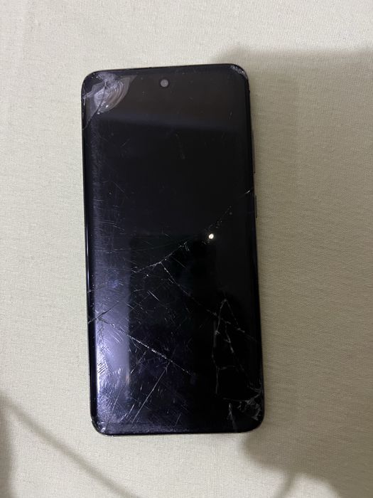 Vand telefon pentru piese.