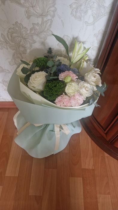 Цветы Роза фиалка