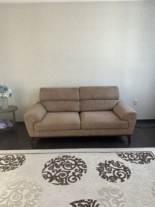 Продам два дивана и один кресло!