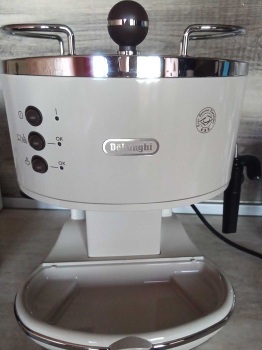 Изгодно! Кафемашина Delonghi ECOV 311 - подарък комплект тефлонови тигани