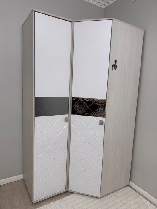 Шкаф угловой бежевый