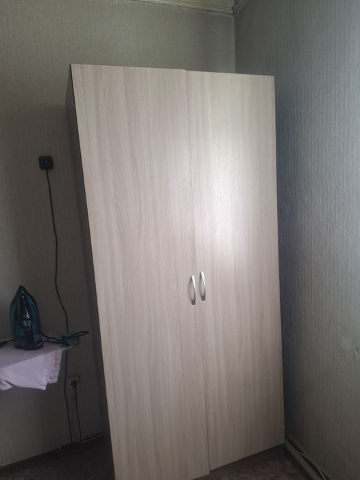 Двухдверный шкаф