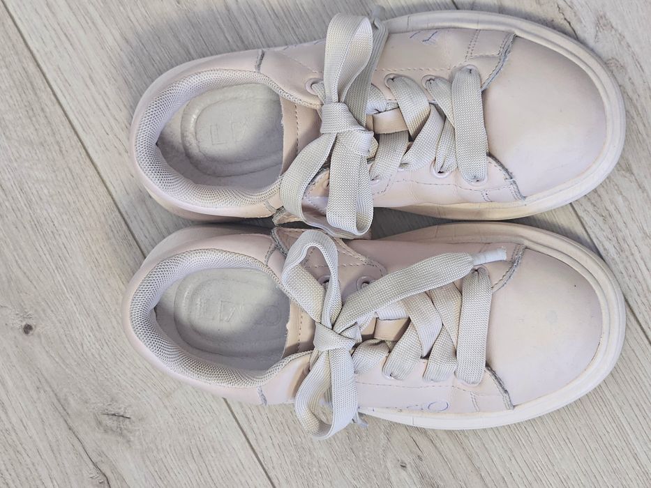 Sneakers fete 33 / pantofi + bonus adidasi