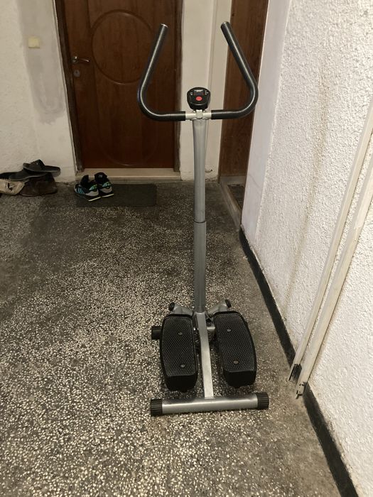 Степер с дисплей и дръжки