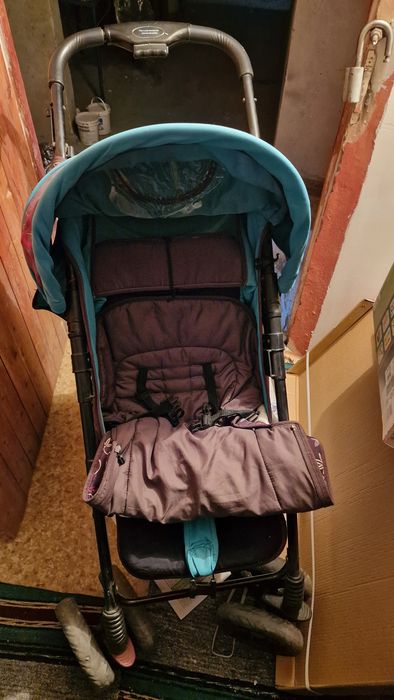 Продавам бебешка количка Bertoni