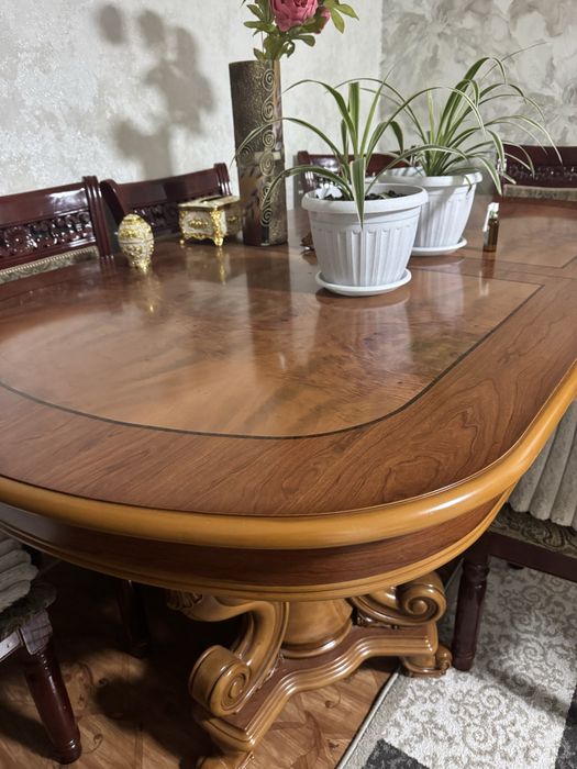 Продам итальянкий стол