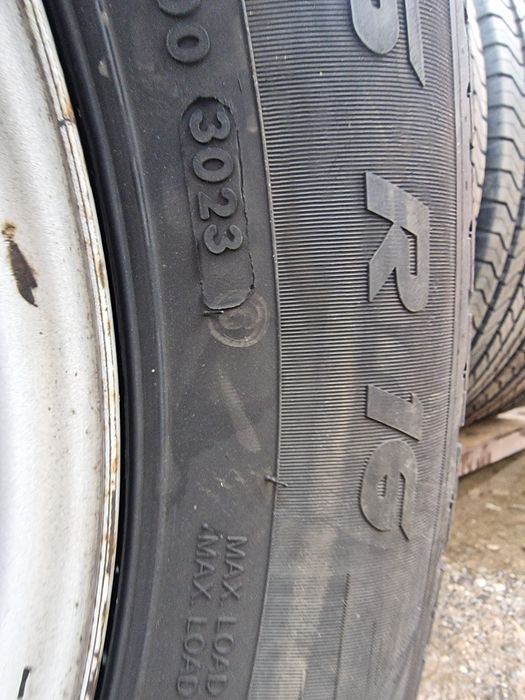 Anvelope 235/65R16C marca Vredestein, cu jante, DOT 2023, 6.5 mm