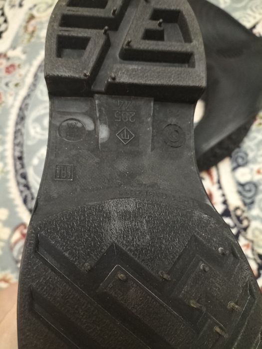 Продам новые резиновые сапоги