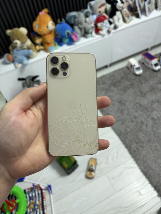 Vand iphone 12 pro pentru piese